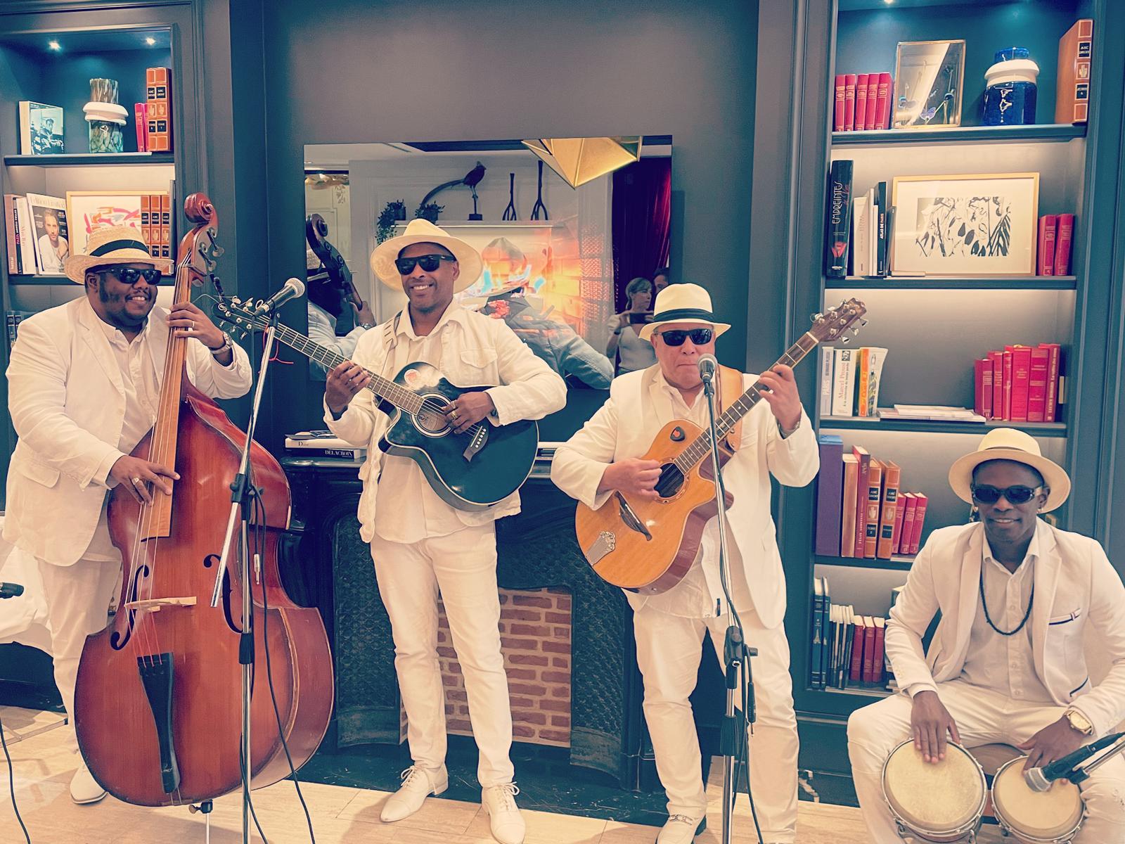 Café Cuba — quatuor en prestation salon